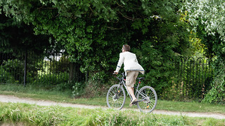 Volunteers plant 165 trees by the River Cam