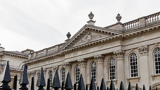 Cambridge backs tuition fee hike