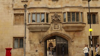 Cambridge students uncover possible execution pit