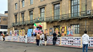 Protesters call for regime change in Iran