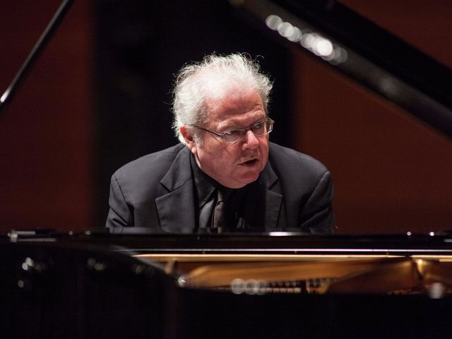 Grammy award-winning pianist performs in Cambridge