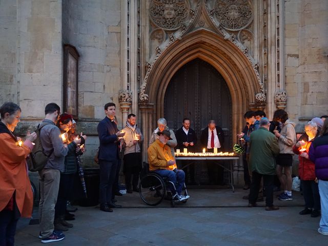 Pro-Palestinian students stage counterprotest at vigil for peace