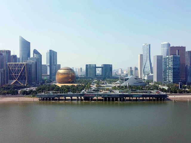 Will DeepSeek dethrone ChatGPT?