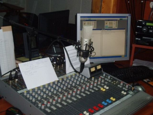 Radio Ga-Ga: Gaining the most by being a host