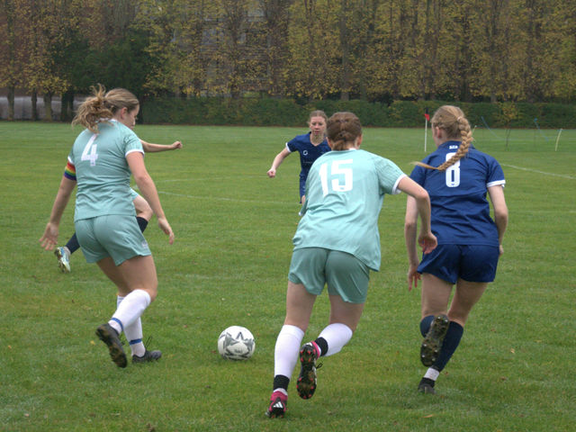 Oxford clinch commanding win despite spirited Cambridge effort