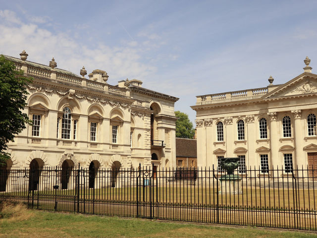 Hundreds of Cambridge academics demand vote on fate of vet course